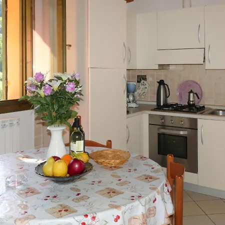 Locazione Turistica Orange House شقة